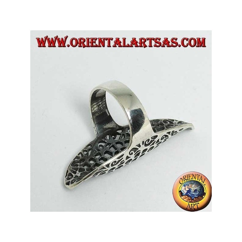 Anello in argento traforato a forma di ellisse allungato
