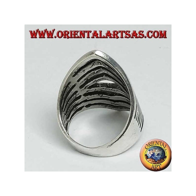Anello in argento con intagli di rombi progressivi
