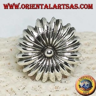 Bague en argent en forme de marguerite