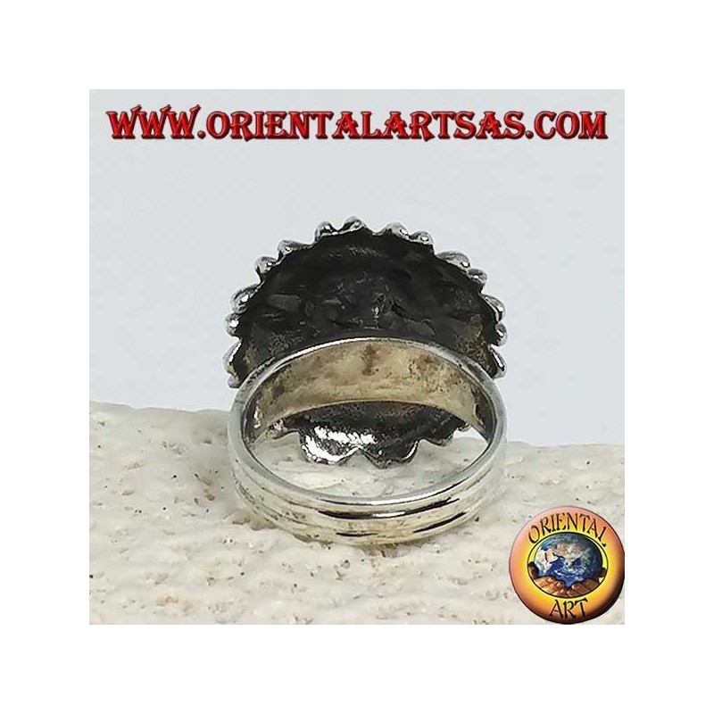 Bague en argent en forme de marguerite