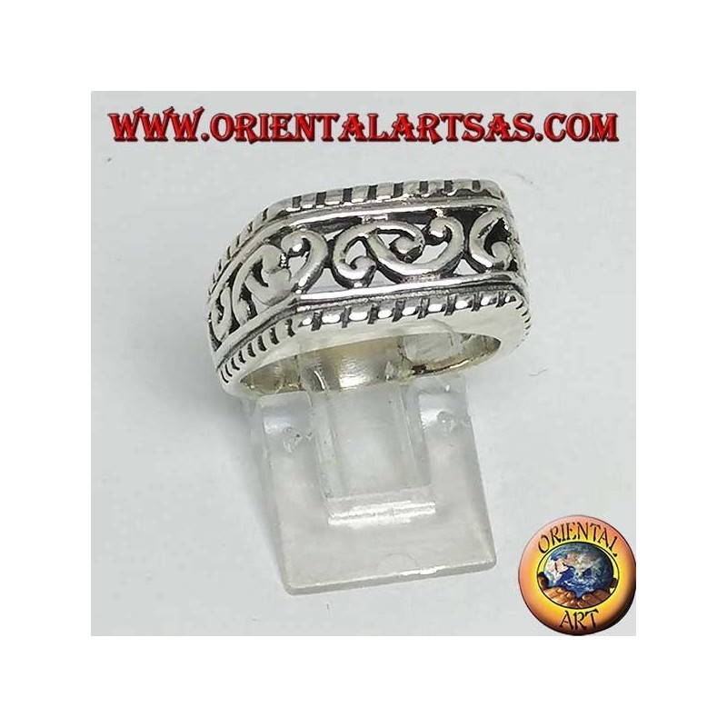 Bague horizontale rectangulaire en argent avec décorations baroques ajourées
