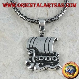 Colgante de plata, buque de guerra de la antigua Grecia