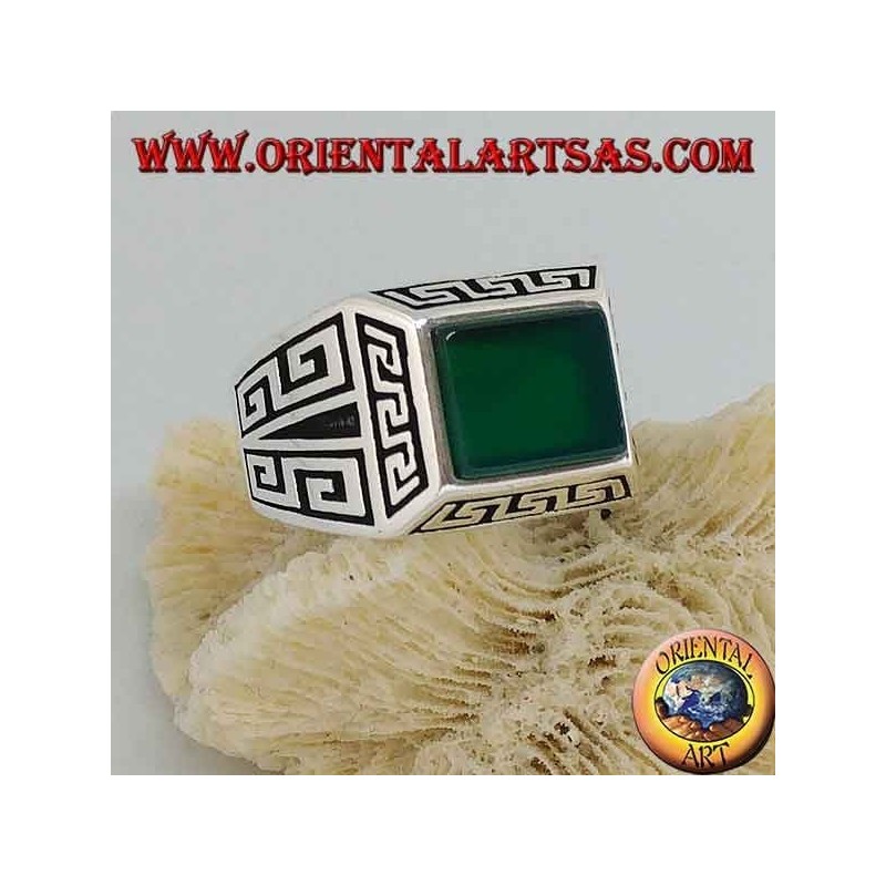 Silver ring with rectangular green agate, surrounded by bas-relief greeks