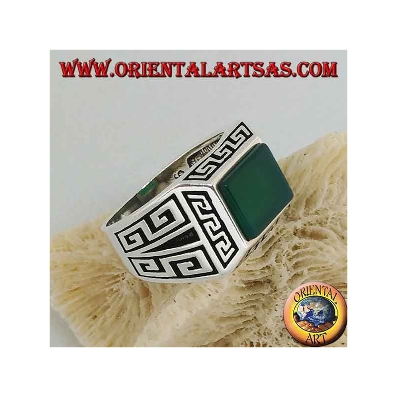Silver ring with rectangular green agate, surrounded by bas-relief greeks