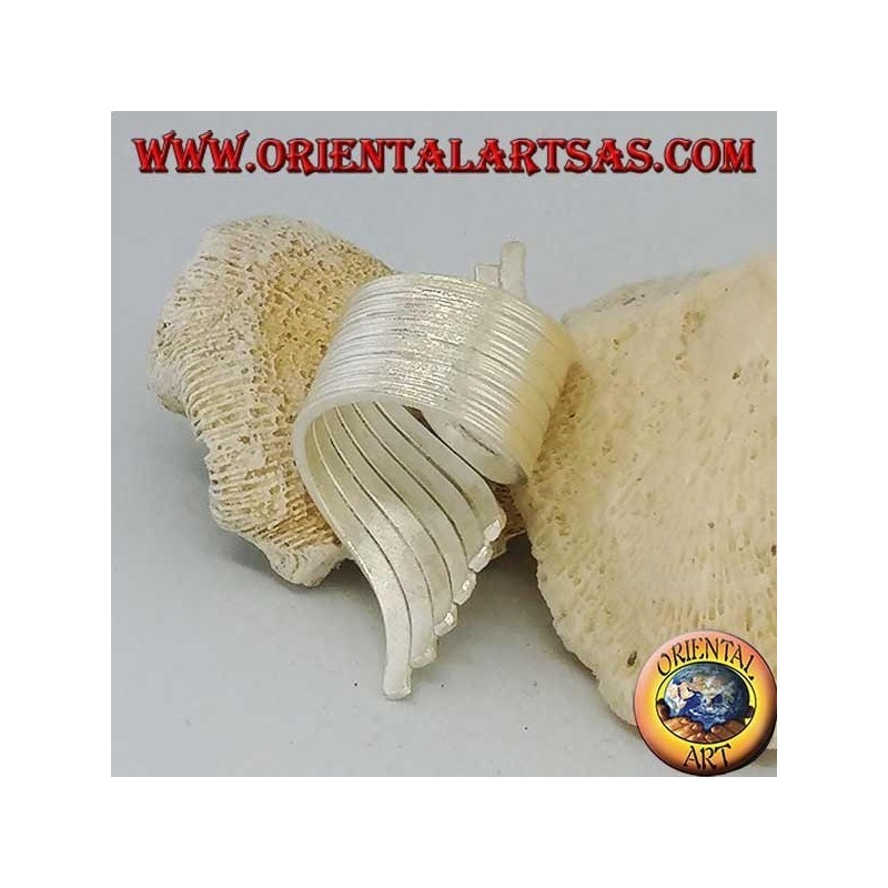 Silberring mit breitem, spiralförmigem Rippenband, Karen