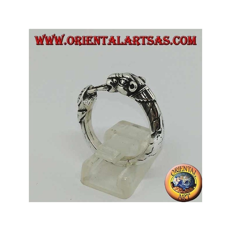 Bague en argent avec une panthère (ouroboros)