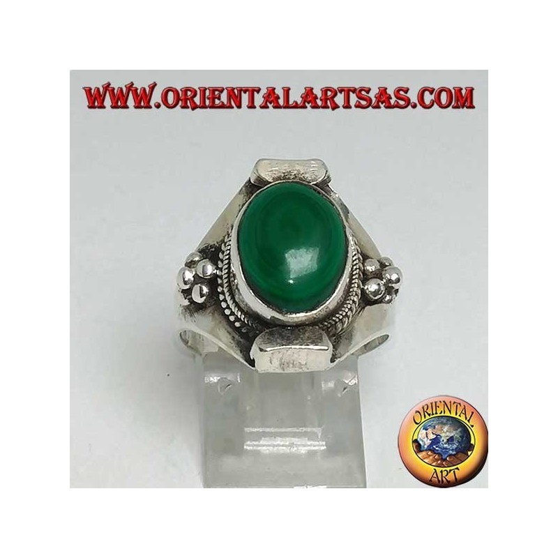 Anillo de plata de malaquita ovalado estilo nepalés