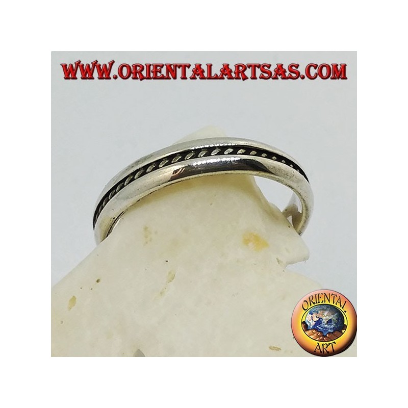 Banda plateada con trenza de bajo relieve central