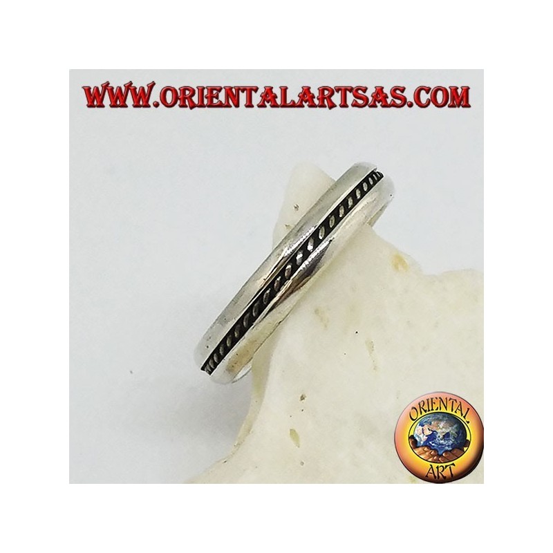 Banda plateada con trenza de bajo relieve central