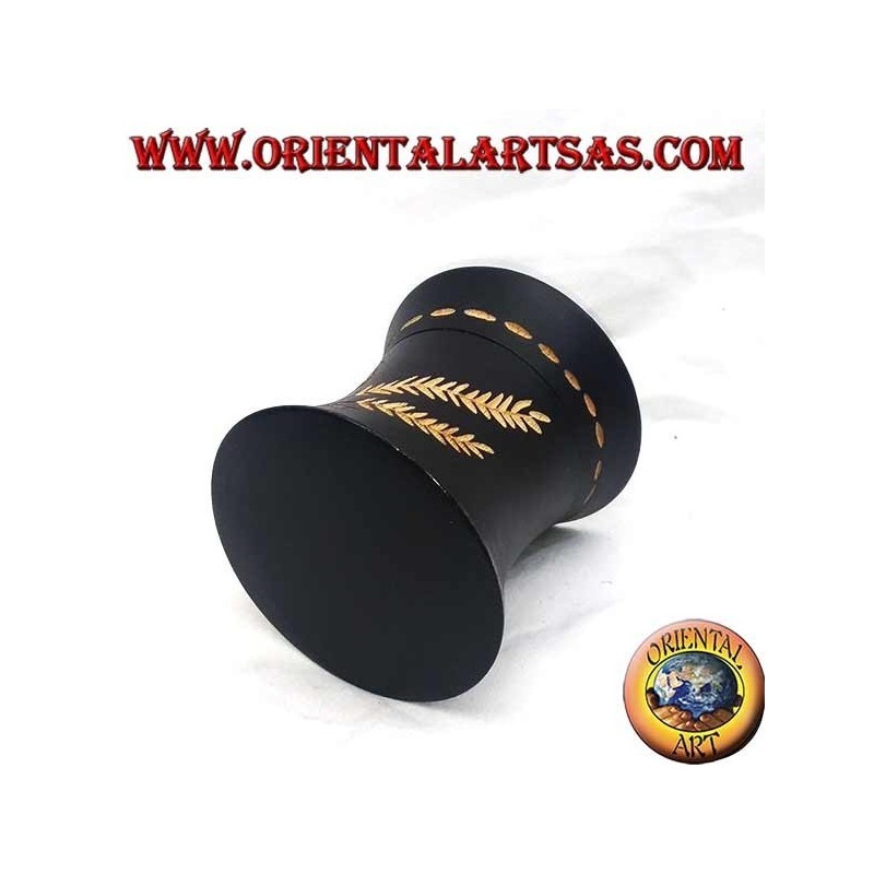 Scatola cilindrica in legno di mogano con decorazioni agrarie intagliate a mano 