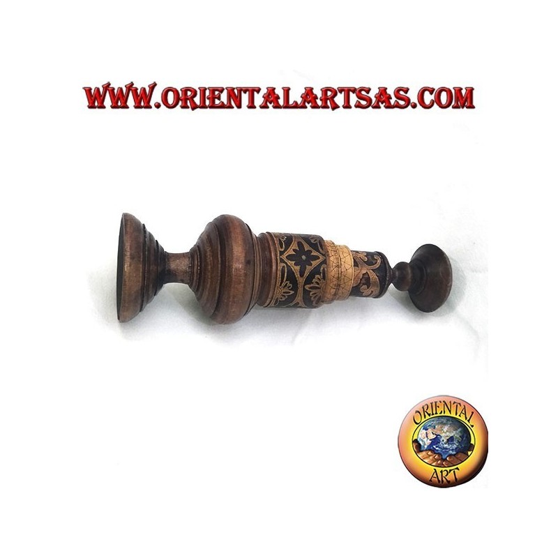 Cylindrical candle holder with floral engravings in mahogany wood (low)