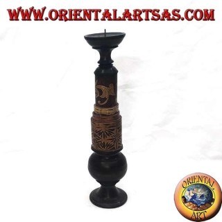 Zylindrischer Kerzenhalter mit floralen Gravuren aus Mahagoniholz (hoch)