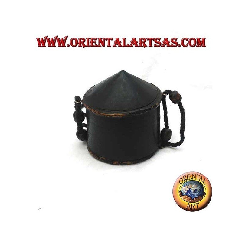 Zylindrische Box und starre Tasche aus Baumrinde und Bambus