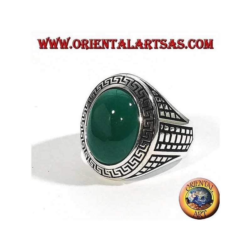 Anello in argento con agata verde ovale grande contornata da greca a bassorilievo