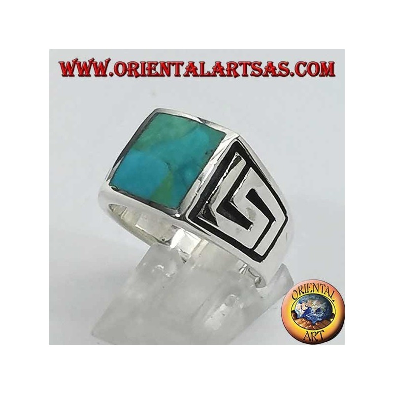 Anello in argento con turchese naturale quadrato e labirinto sui lati