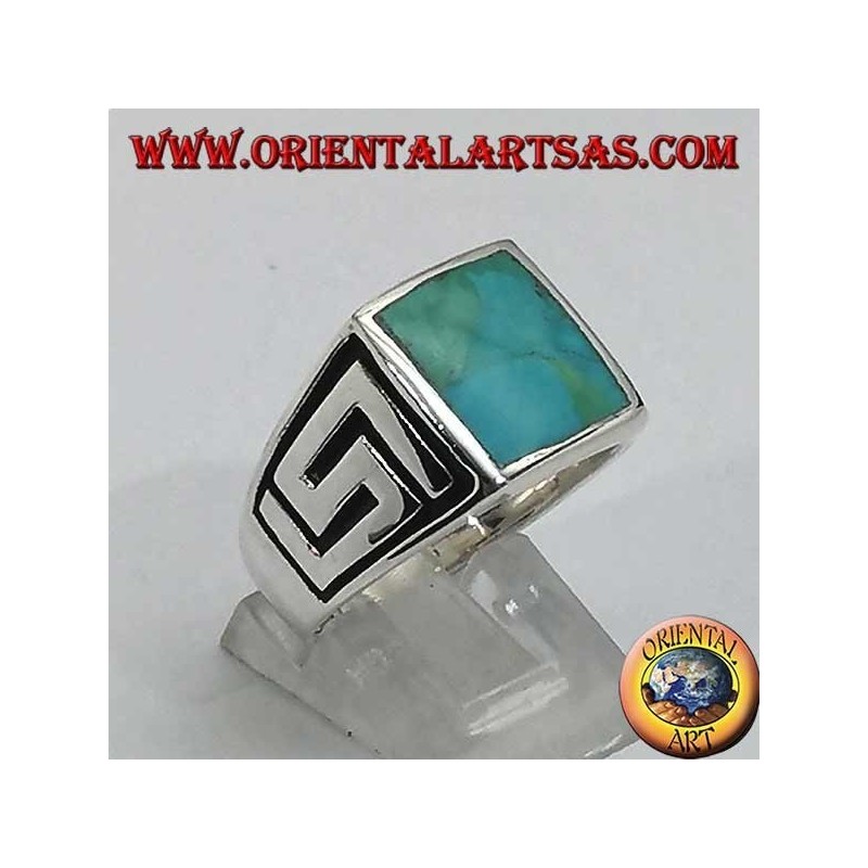 Anello in argento con turchese naturale quadrato e labirinto sui lati