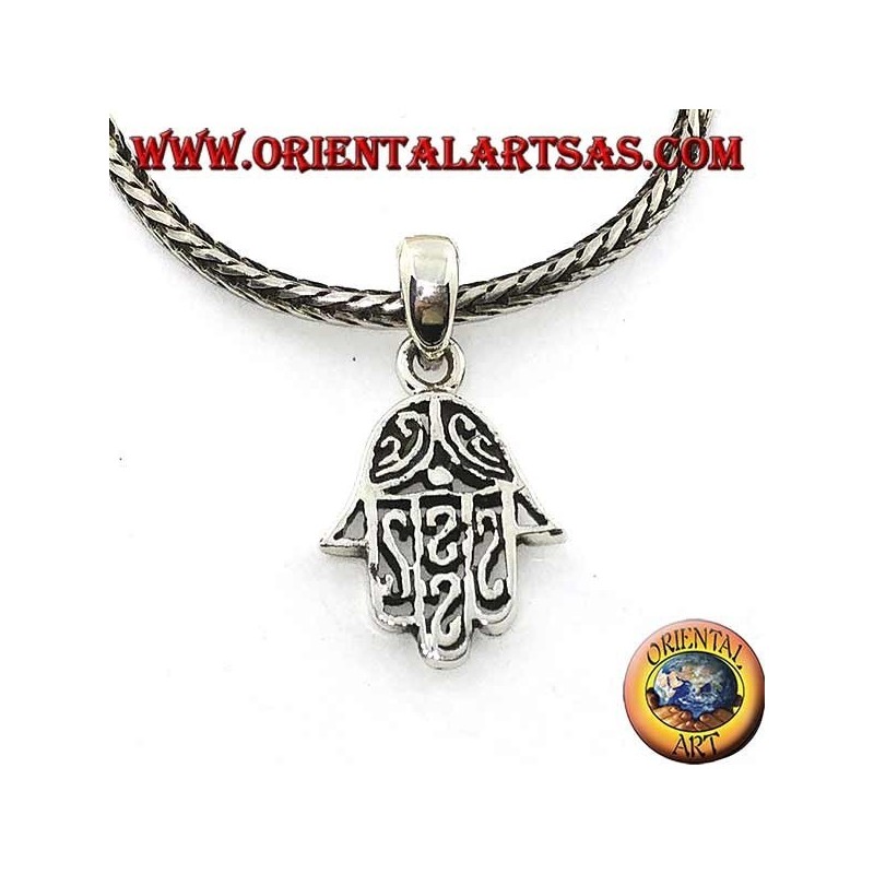 Pendentif en argent à la main de Fatima percé de décorations arabes