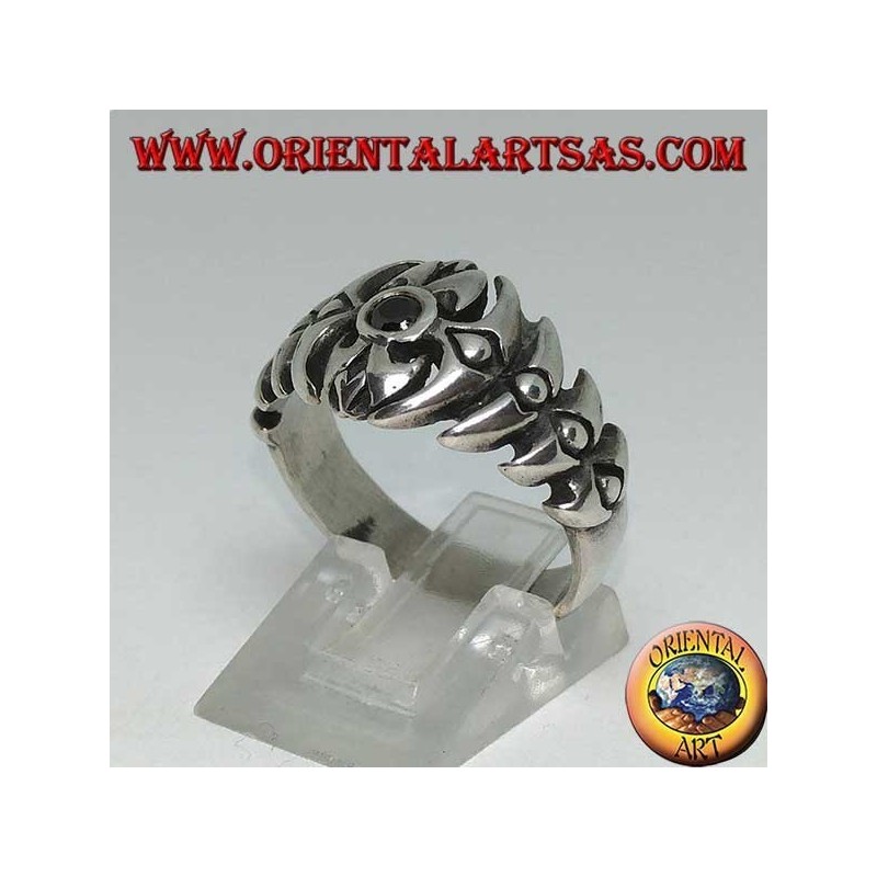 Silver spine ring with round onyx