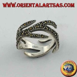 Anello in argento a fascia con marcasite, intagliato disegno fuoco