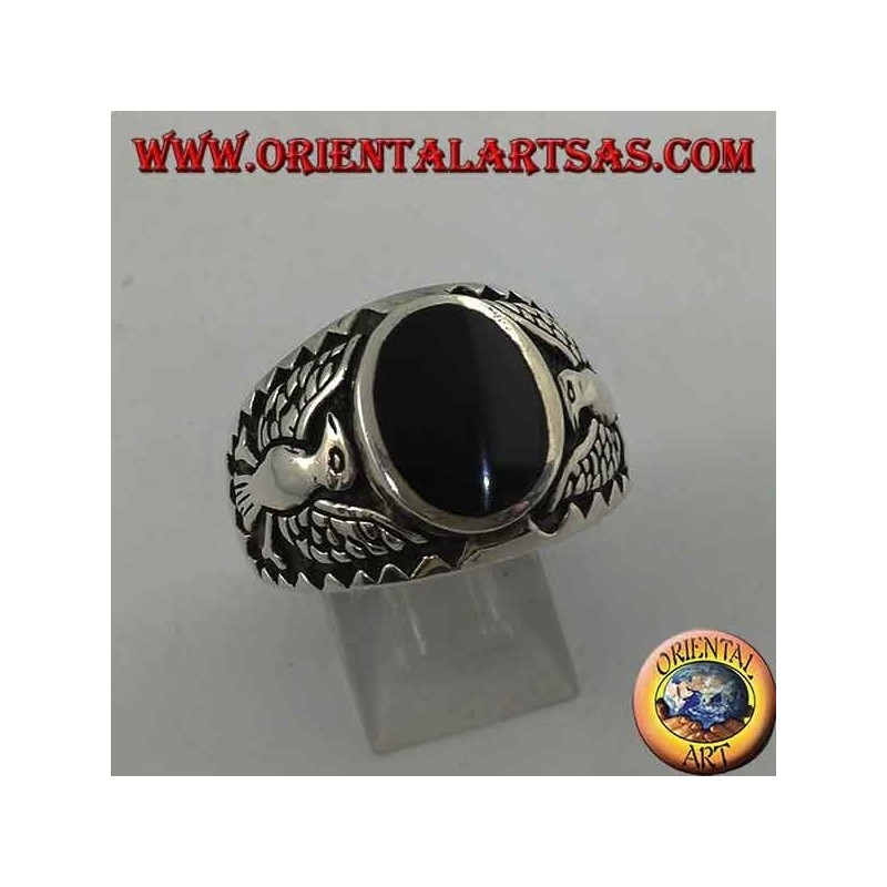 Silberring mit ovalem Onyx und Bundesadler im Basrelief an den Seiten