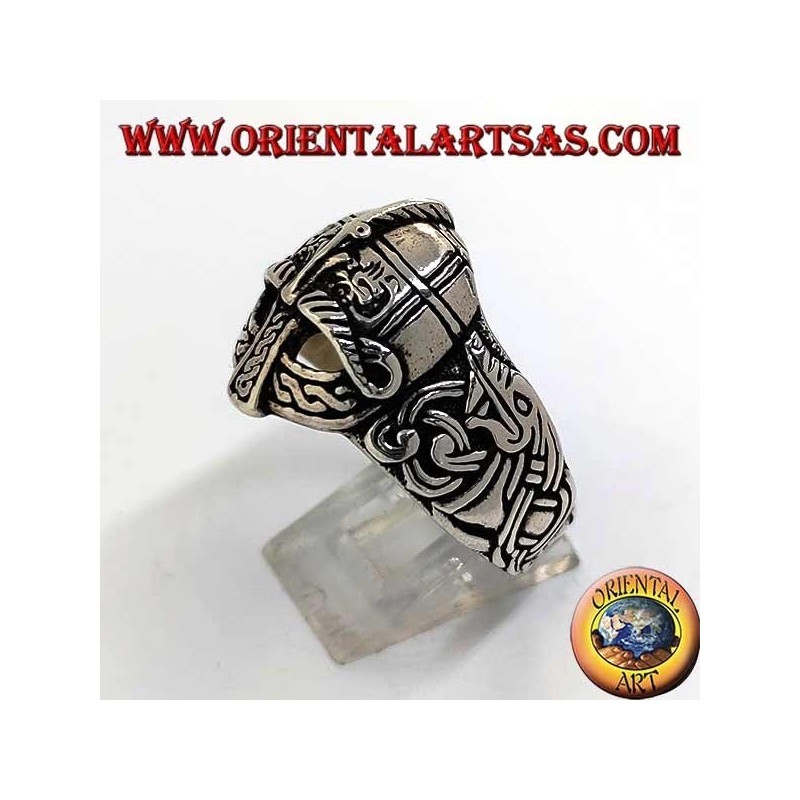 Anello in argento a forma di elmo con incisioni celtiche (grande)