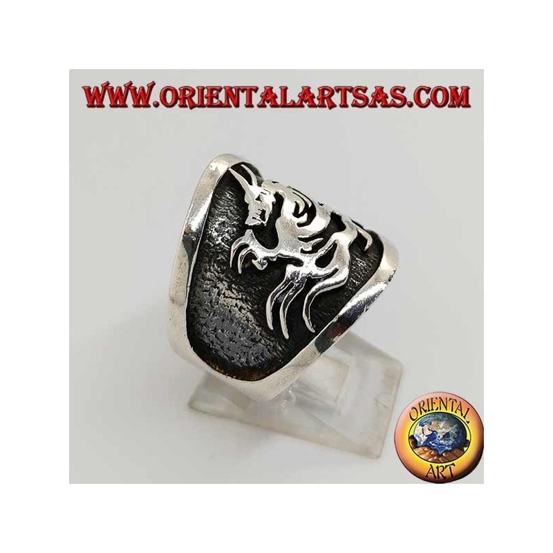 Bague large bande en argent avec dragon en haut-relief