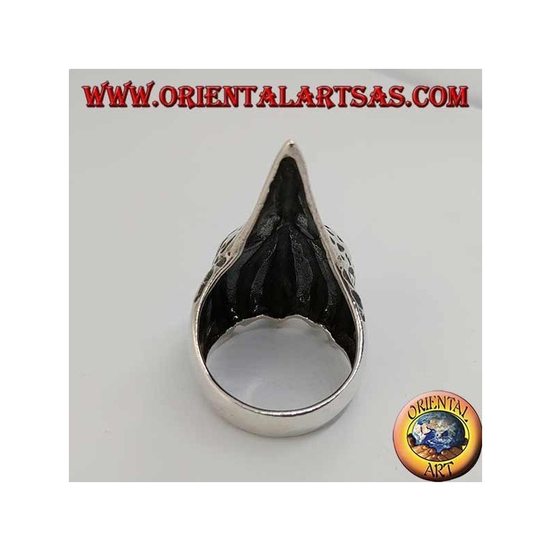 Anello in argento a forma di testa di corvo (grande