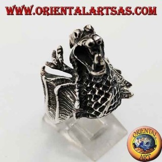 Anillo de plata con forma de dragón lanzallamas