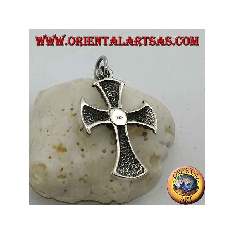 Pendentif en argent en forme de croix avec turquoise centrale ronde