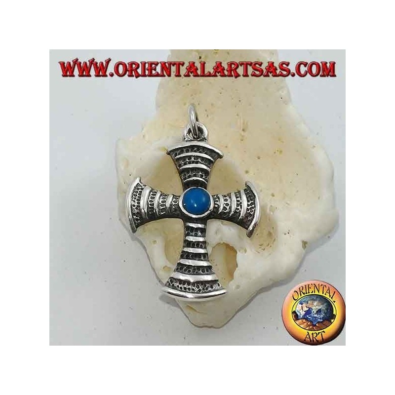 Pendentif en argent en forme de croix avec turquoise centrale ronde
