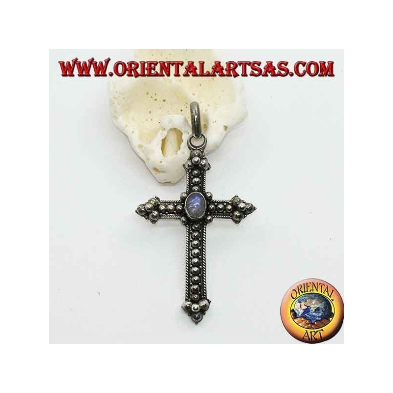 Pendentif croix en argent avec pierre de lune arc-en-ciel ovale