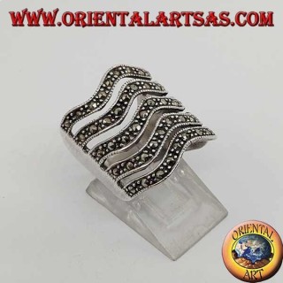 Silver band ring of 5 wavy lines with marcasite