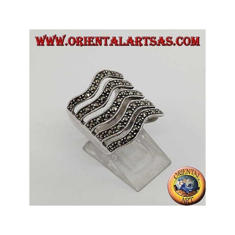 Silver band ring of 5 wavy lines with marcasite