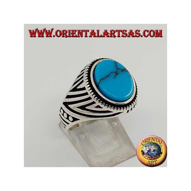 Bague en argent avec turquoise ovale plate et gravures gravées sur les côtés