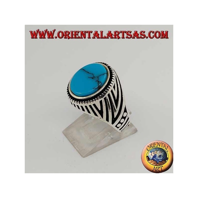 Bague en argent avec turquoise ovale plate et gravures gravées sur les côtés