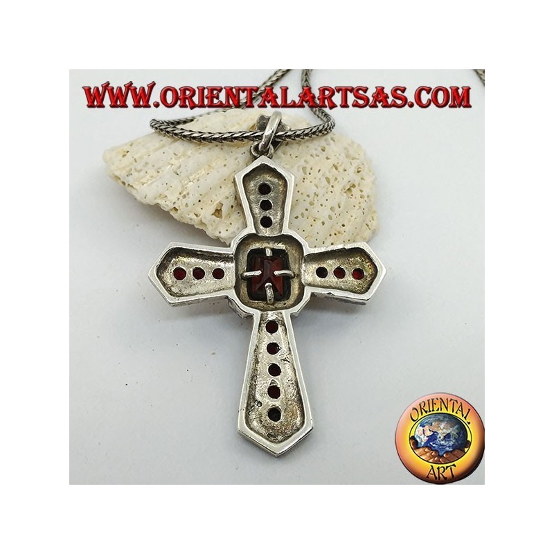 Pendentif croix en argent avec grenat rectangulaire central et grenats et marcassites sur les bras