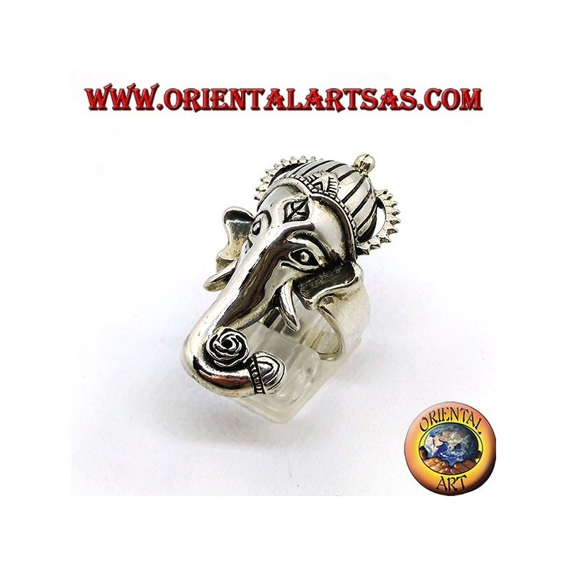 Anillo de plata en forma de cabeza de Ganesh con una rosa entre el tronco (grande)
