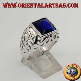 Anillo de plata con circón cuadrado de zafiro perforado en los lados