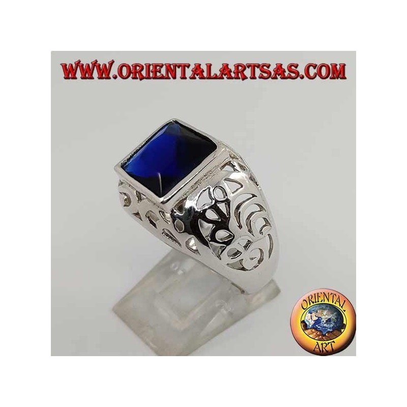 Silver ring with square sapphire zircon perforated on the sides