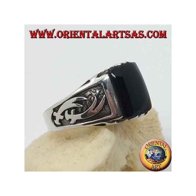 Silver ring with rectangular onyx and high relief Zulfiqar scimitars on the sides