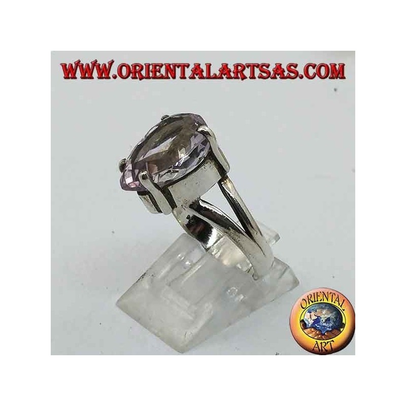 Anillo de plata lisa con amatista natural en forma de gota.