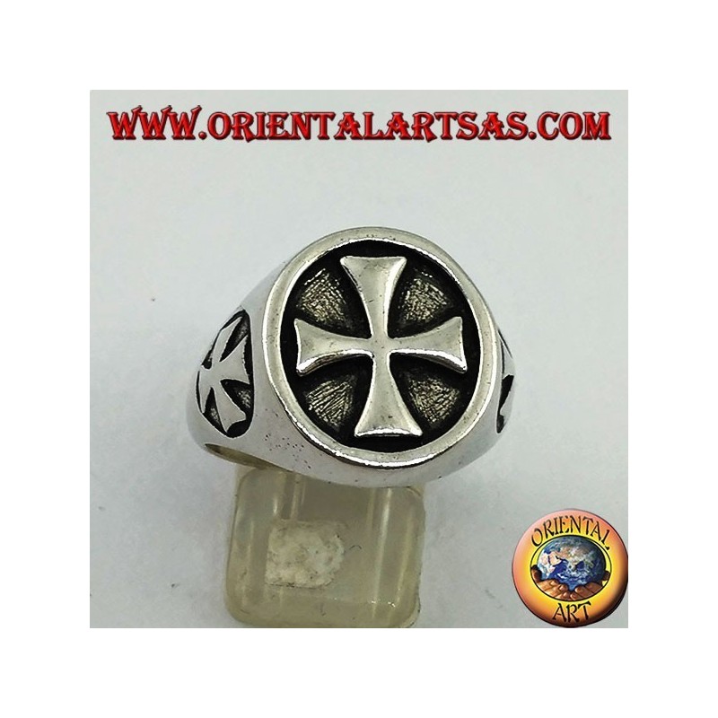 Smooth silver ring with Templar cross seal and cross on the sides