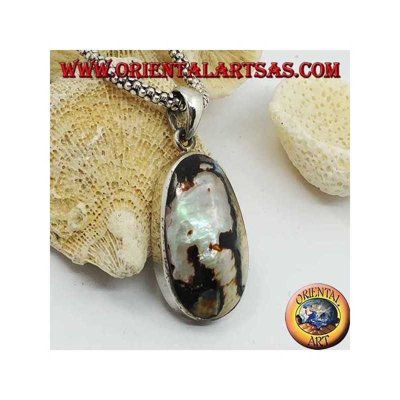 Smooth oval silver pendant with spotted mother of pearl