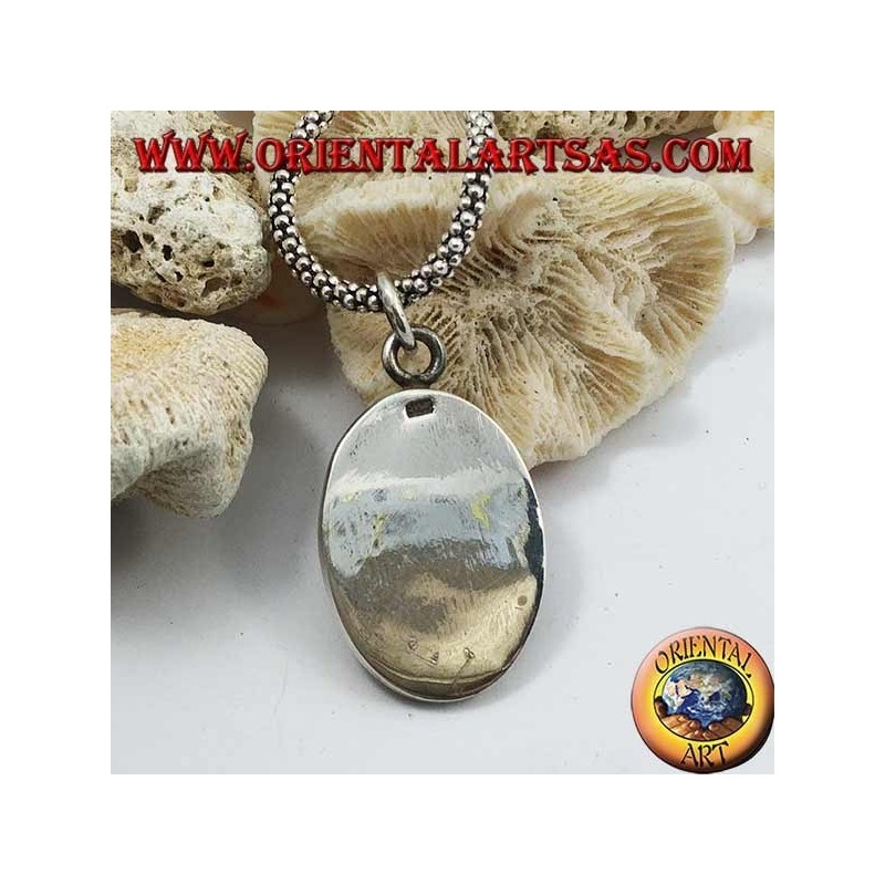 Colgante liso ovalado de plata, yin yang tao con madreperla