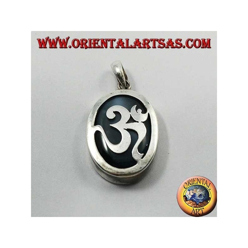 Smooth oval silver pendant with ॐ om with onyx on the bottom (large)