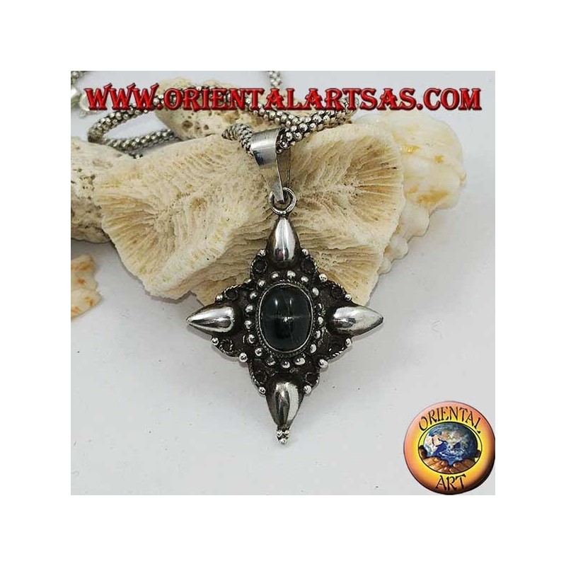 Ciondolo in argento con black star (Diopside) ovale e decorazioni con punti cardinali