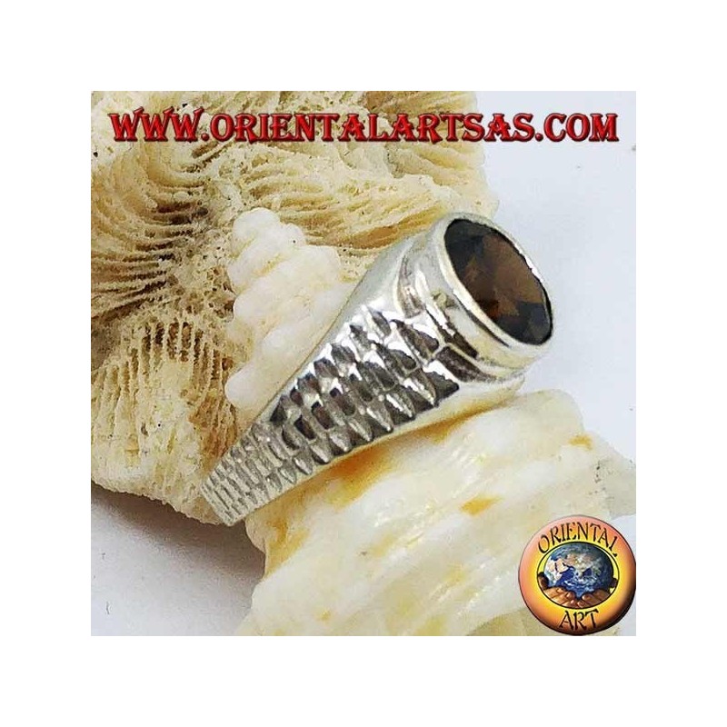 Silberring mit ovalem Rauchtopas und Uhrengliederdekoration