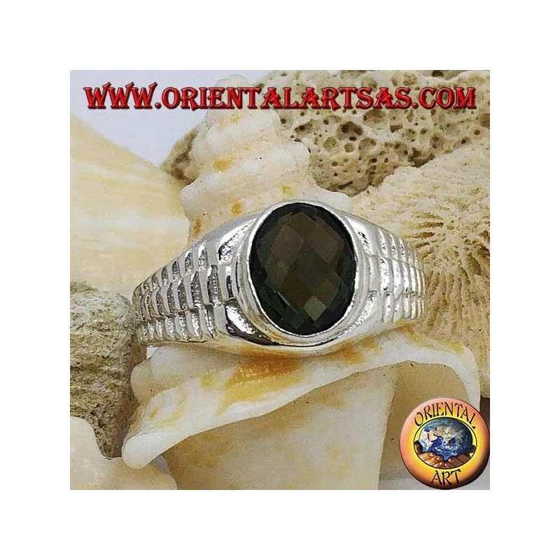 Anello in argento con zircone verde ovale e decorazione a maglie d'orologio