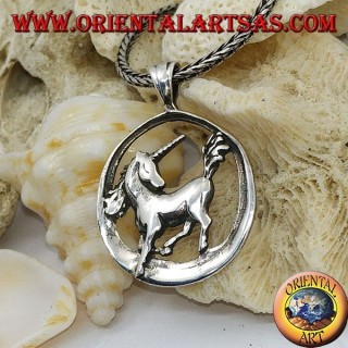 Ciondolo in argento unicorno nel cerchio