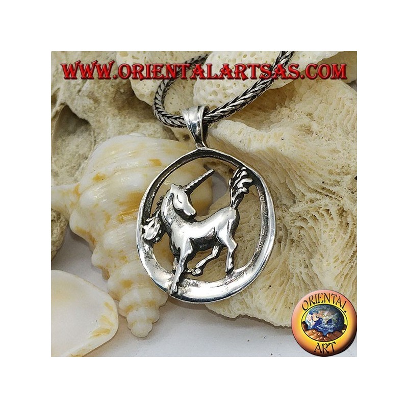 Ciondolo in argento unicorno nel cerchio